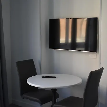 Homing Milano Navigli Suites アパートホテル *
